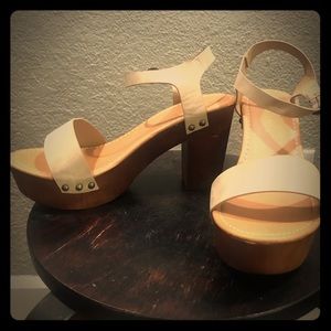 🌵platform heels with a 70’s flare🌵